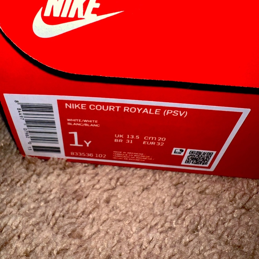 Boys White Nike Court Royale no tie